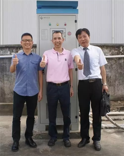 大岭山镇詹文光书记为牛八体育充电桩点赞