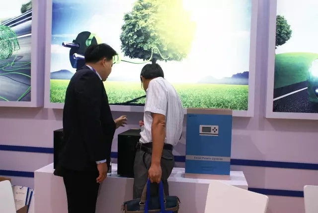 参展产品（牛八体育高频UPS和光伏逆变器）