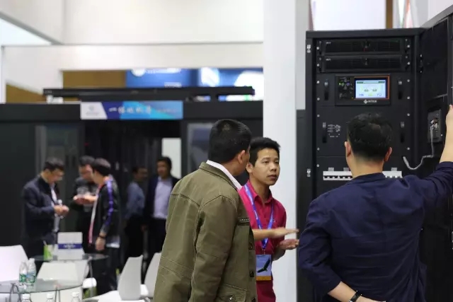 牛八体育销售人员接待客户